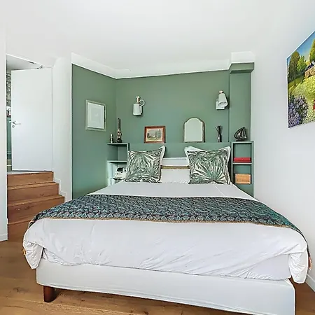 Superb With Large Terrace In The Xvie Appartamento